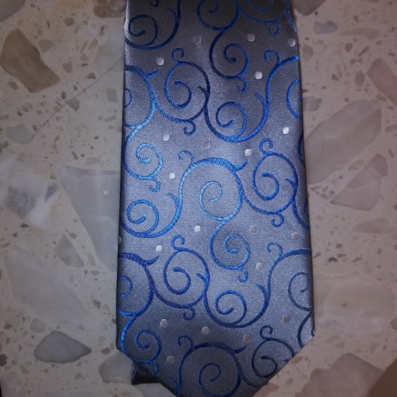 NWT Tie - Picture 4 of 5